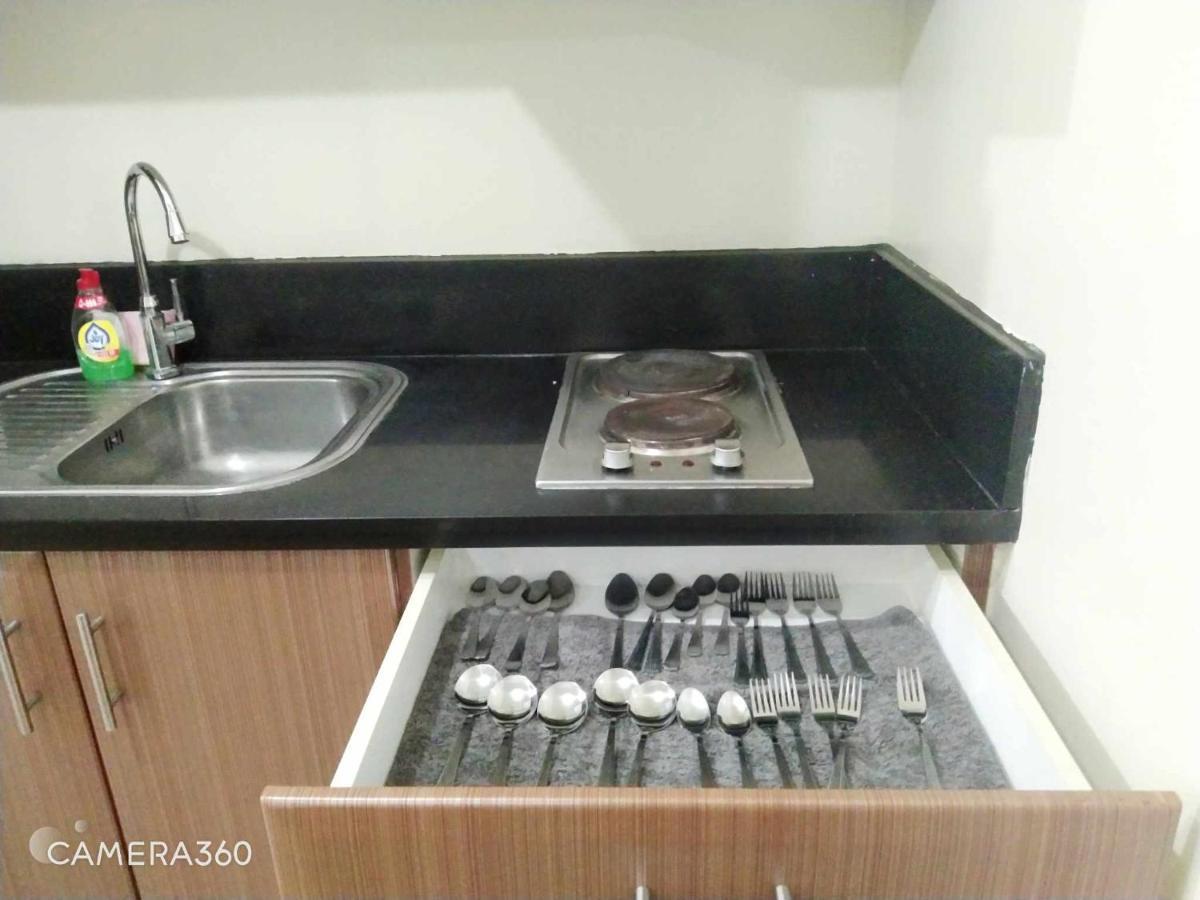 Pasay Condotel Near Naia Terminal 3 Exteriör bild